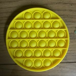 Yellow circle pop-it